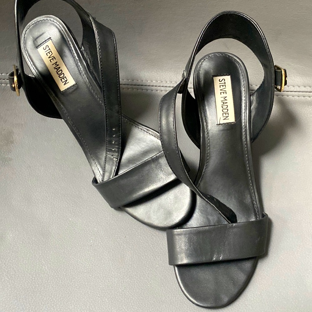 Steve Madden - Black wedge - Size 7